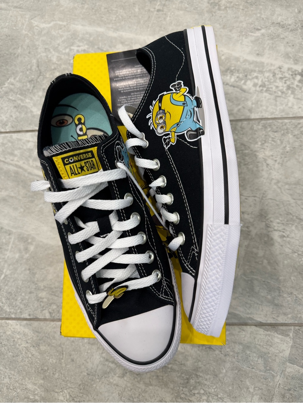 New mens Converse Sz 9 Minions Low Top Athletic Shoes Womens Sz 11
